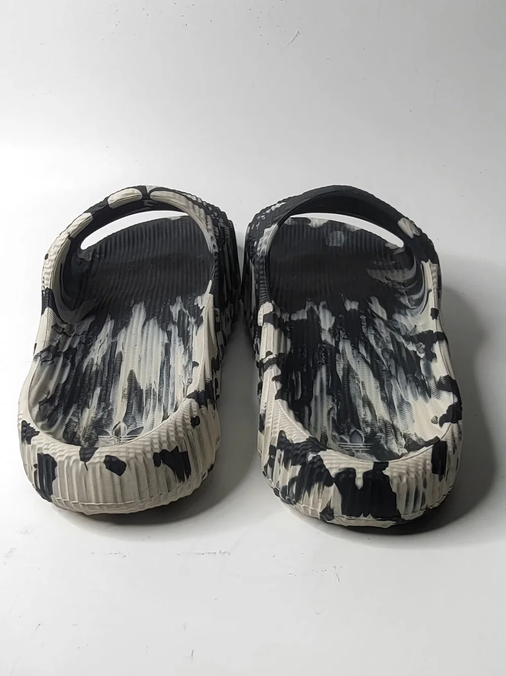 adidas Mens Adilette 22 Slides Carbon Aluminum Black & White GX6947 US SIZE 6